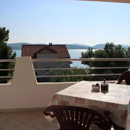Studio In With Seaview, Terrace, Air Condition, Wifi Apartment *