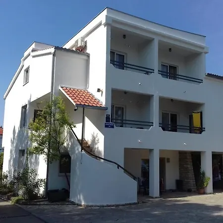 Studio In With Seaview, Terrace, Air Condition, Wifi Apartment