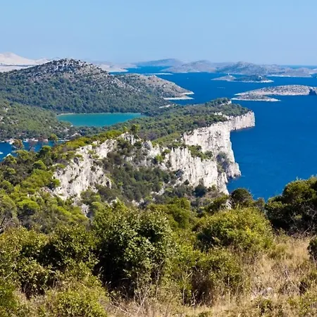 Apartment Studio In With Seaview, Terrace, Air Condition, Wifi Pirovac
