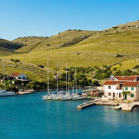 Apartment Studio In With Seaview, Terrace, Air Condition, Wifi Pirovac